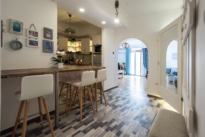 Blue Ark Loving Athens