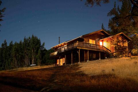 Sunset Lodge w/ access to the Navarro River