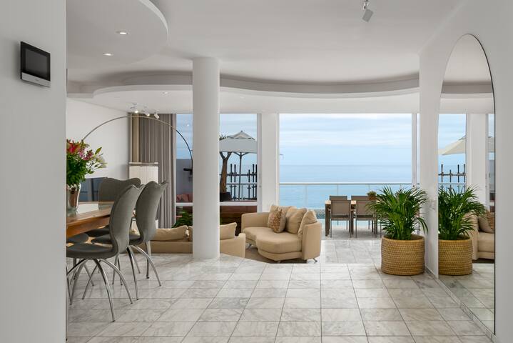 Private Clifton Escape | Pool, Jacuzzi & Butler gallery image 4