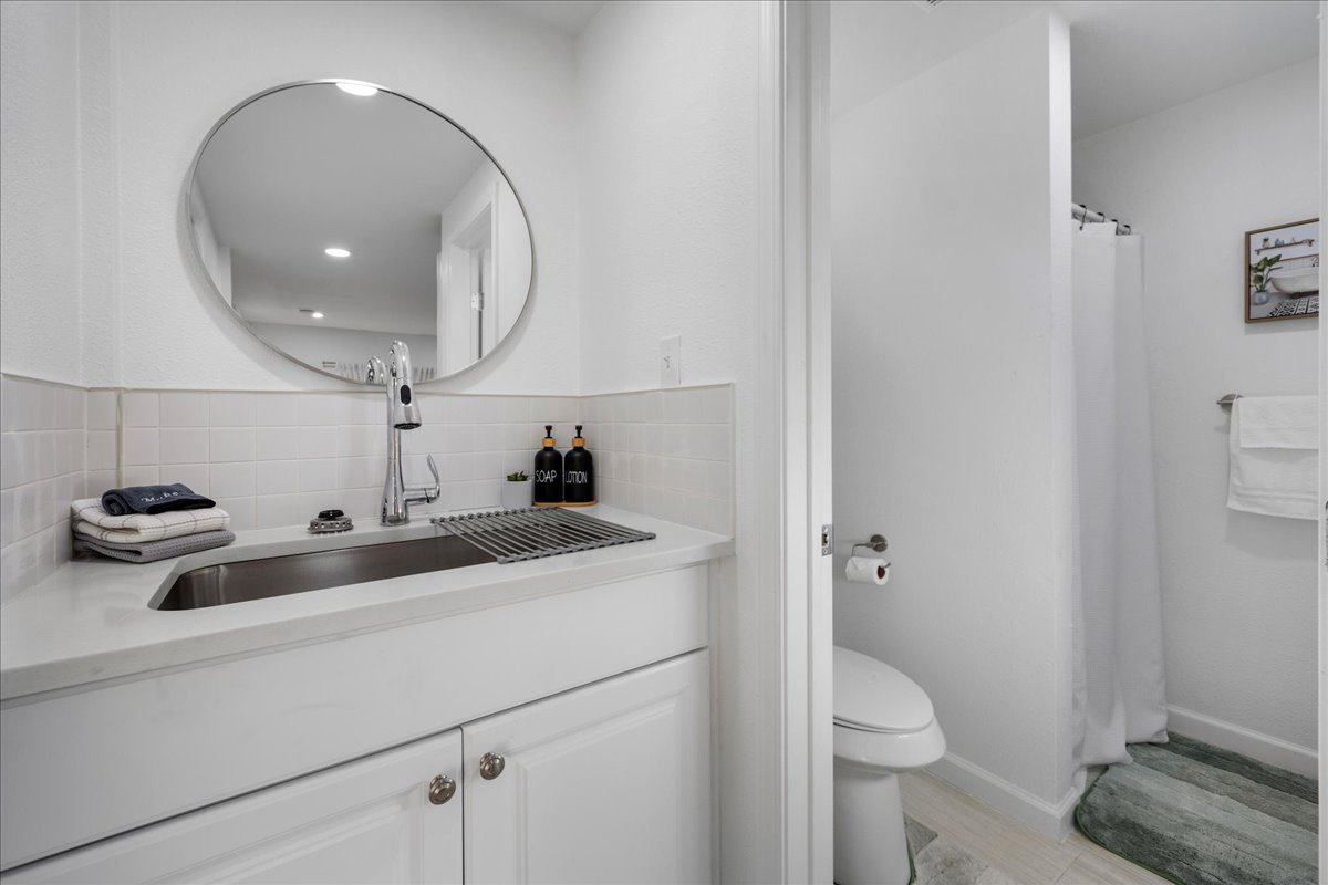 Studio Guesthouse in Downtown Austin!
