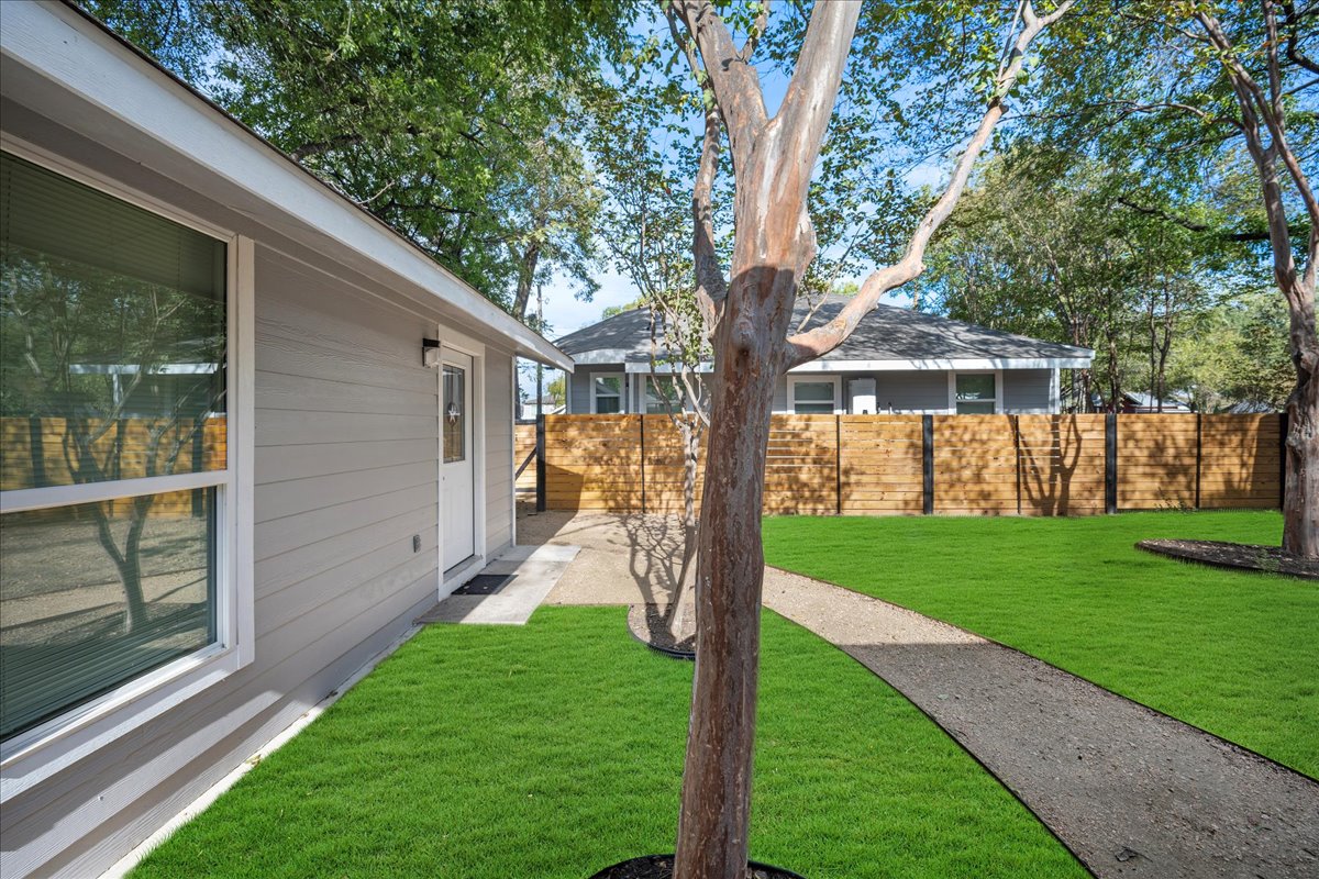 Studio Guesthouse in Downtown Austin!