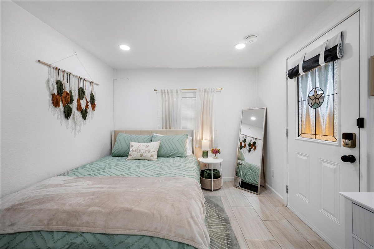 Studio Guesthouse in Downtown Austin!