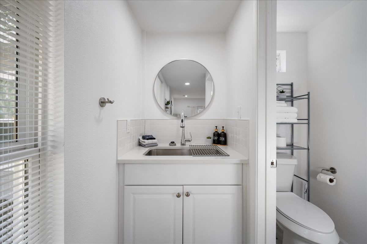 Studio Guesthouse in Downtown Austin!