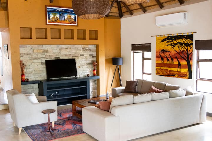 Afrikaya Marula Villa - Hoedspruit