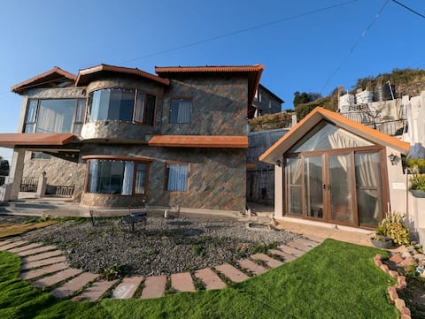 The Big cozy Bungalow