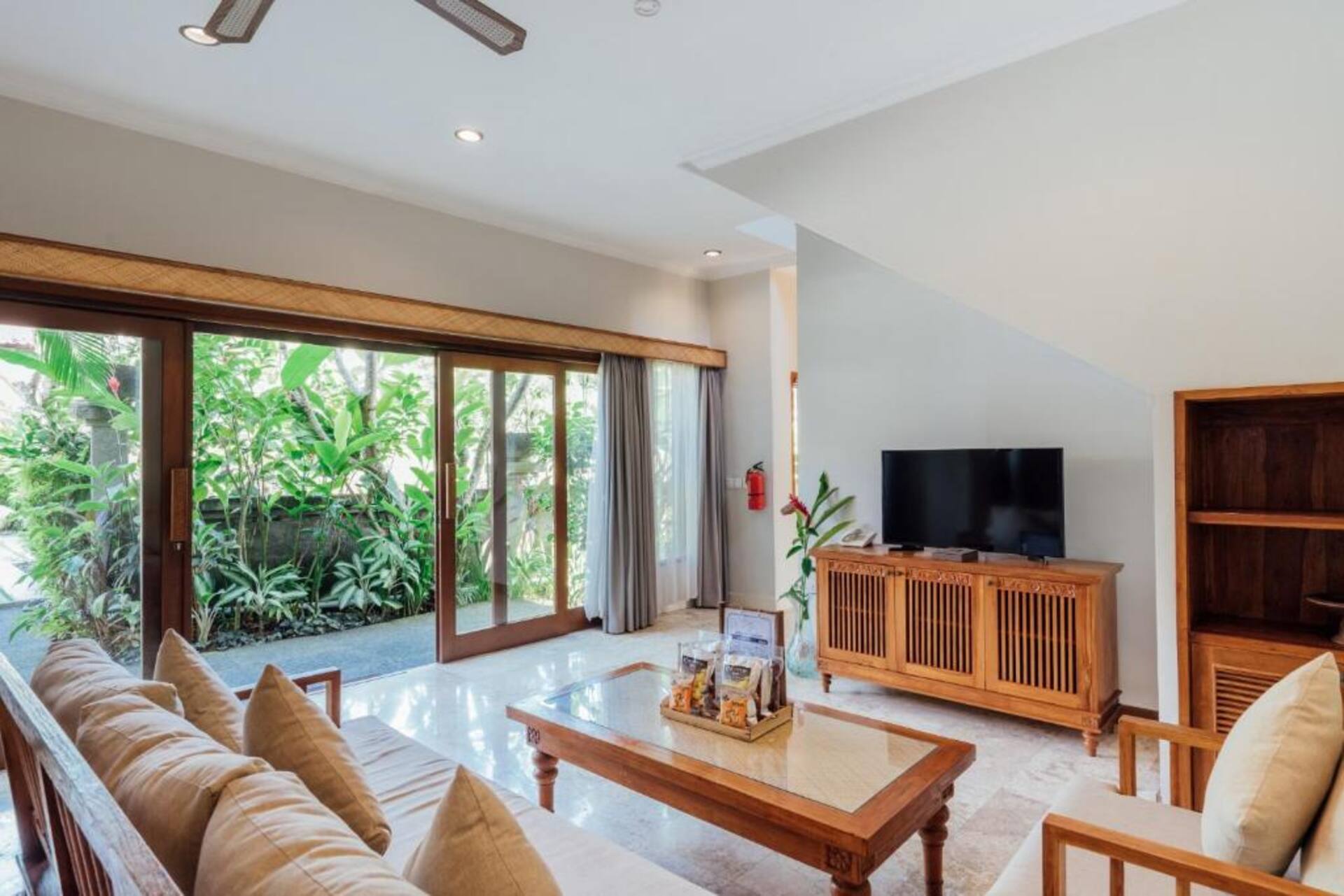 Selukat Beach Walk 3 Bedroom Private Villa in Gianyar 2