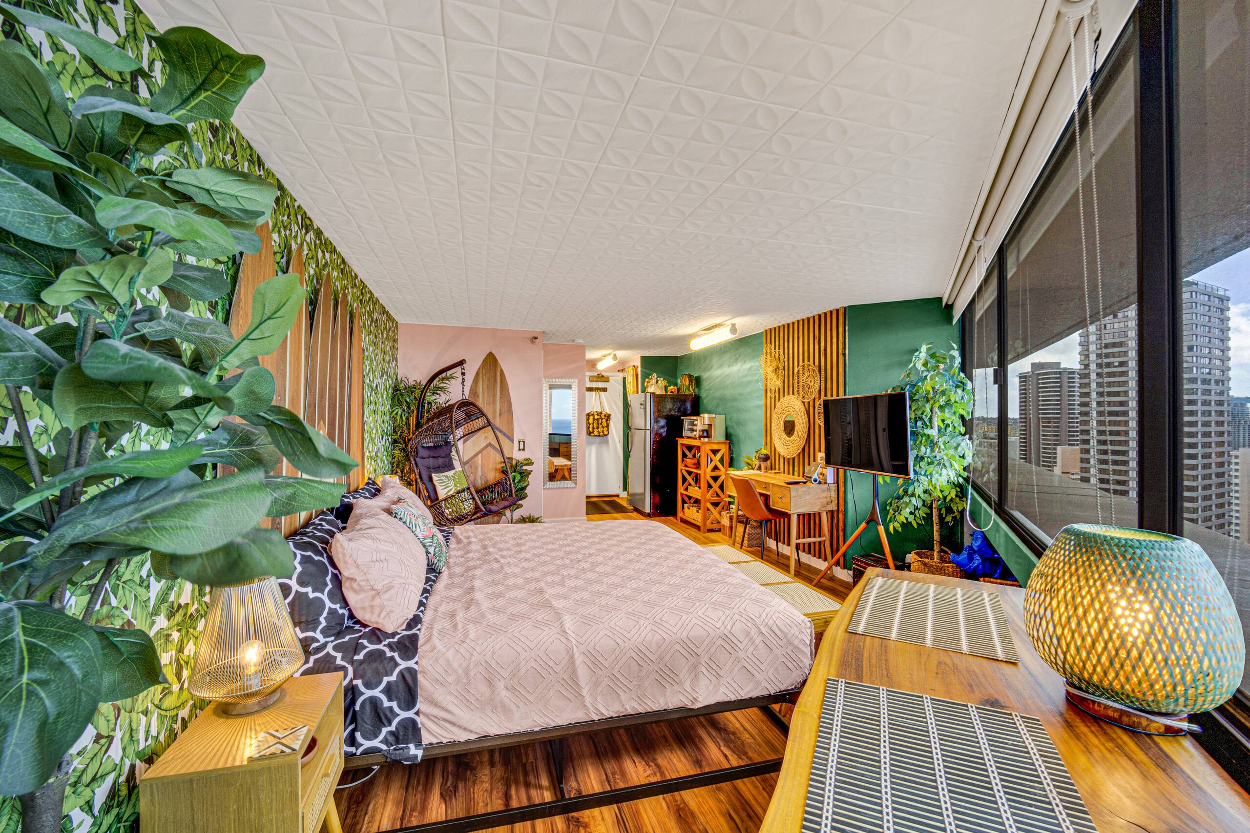 Condo in Honolulu · ★4.6 · 1 bedroom · 1 bed · 1 private bath - Image 12
