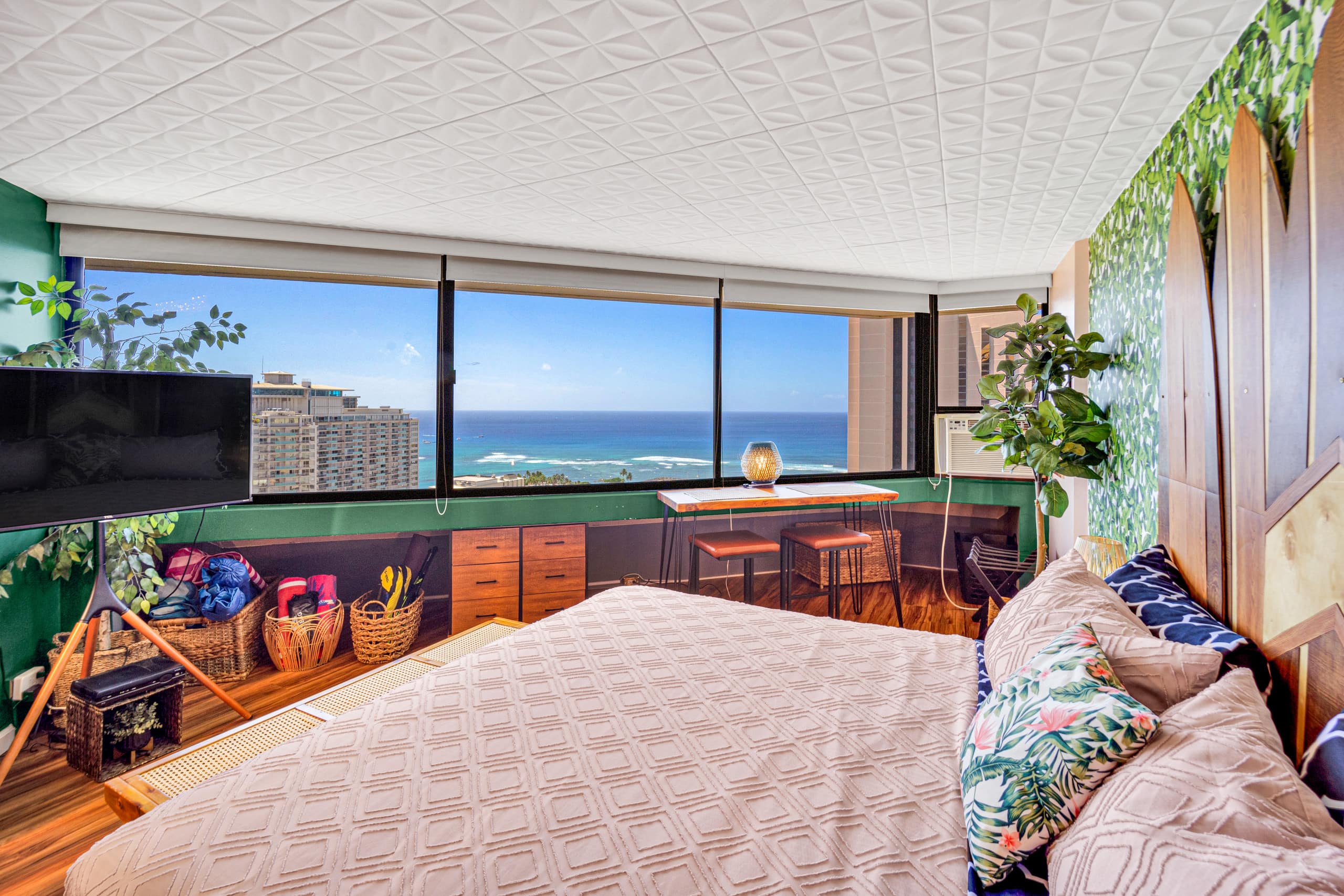 Condo in Honolulu · ★4.6 · 1 bedroom · 1 bed · 1 private bath - Image 15