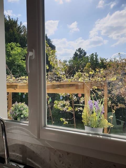Fresh haven in a green setting - 14 km from Paris