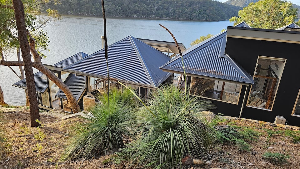 A water-access-only house on the Hawkesbury, Berowra Waters, New South Wales, Australia, photo 10 of 10