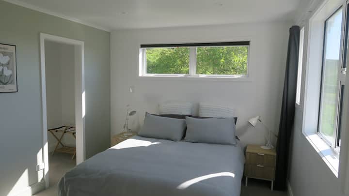 Hlavná spálňa s vlastnou kúpeľňou