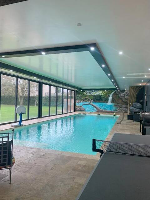 36 beds, indoor pool, 31-degree sauna
