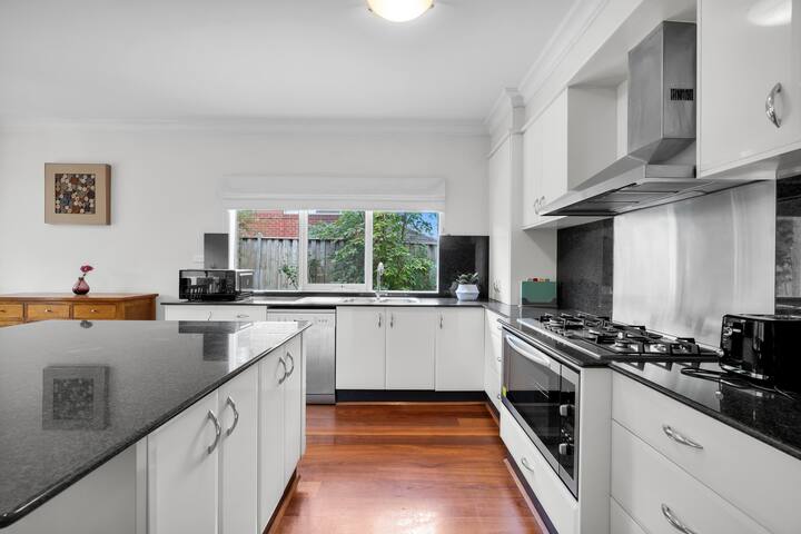 Pretty House gallery image 3