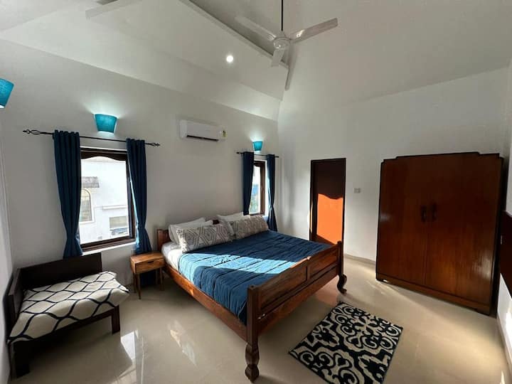 Bedroom 1 image 1