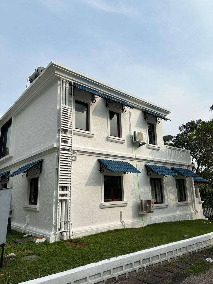 Exterior image 3