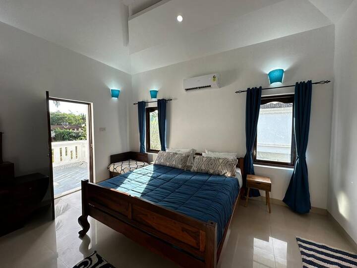 Bedroom 1 image 2