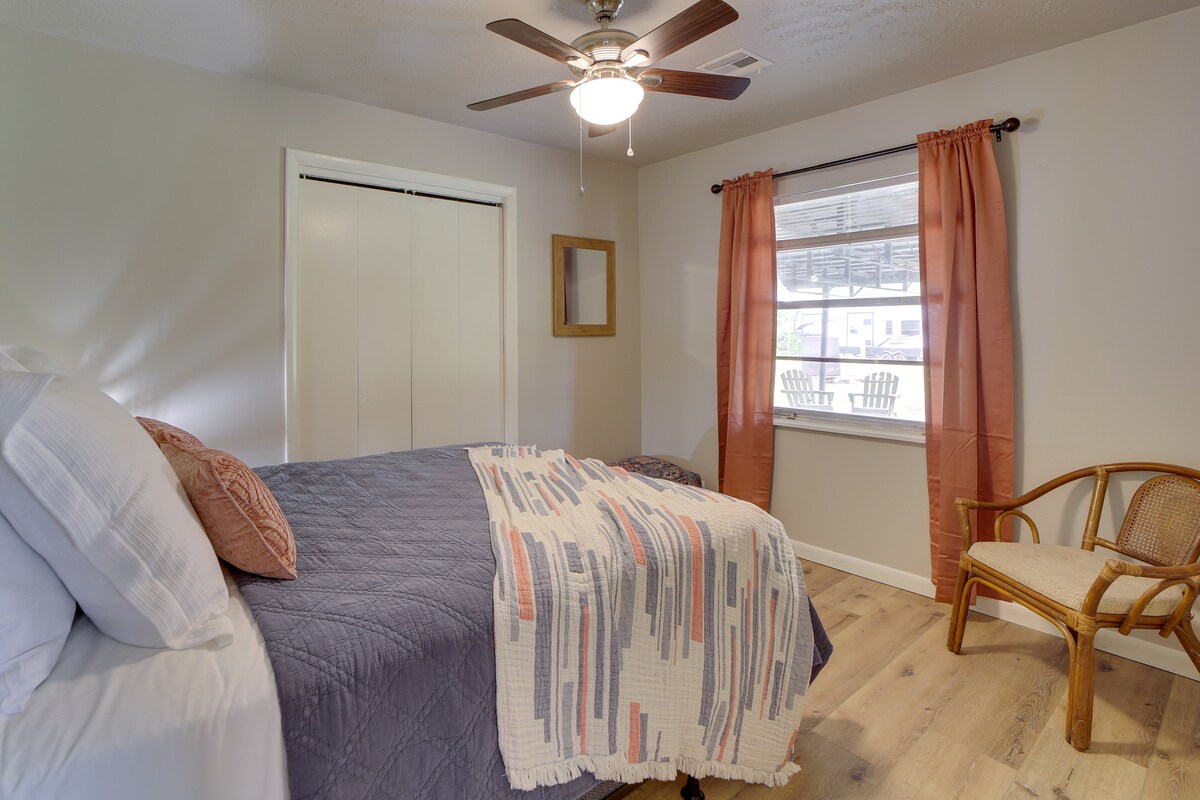 חדר שינה מספר 3 עם מיטת קווין