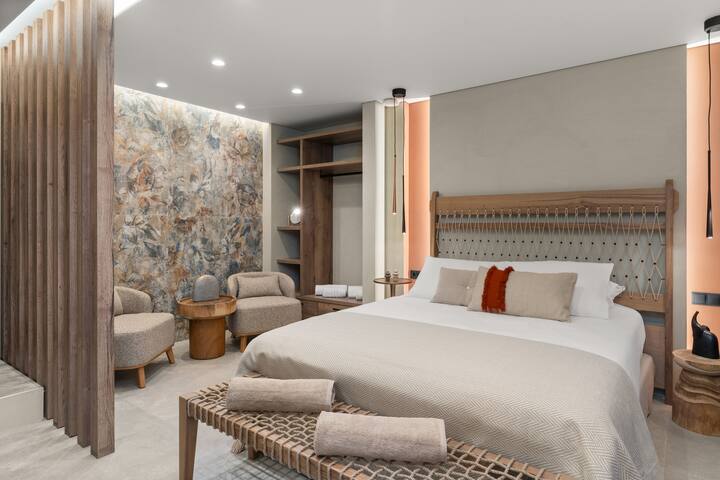 2 Hot Hub * 2 Bdr Ester Acropolis Penthouse gallery image 2