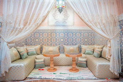 Top performing Airbnb: Charming Private Riad in Méchouar Kasba