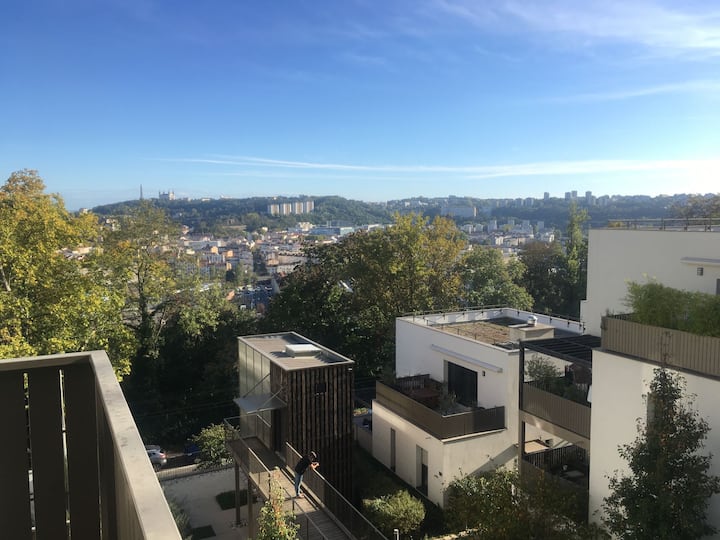 Appartement Lumineux Sur Les Hauteurs Arborées - Écully
