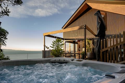 Black Barn Escape - Architecture, Views, Location!