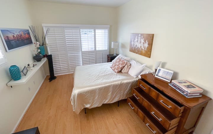 BR 4 ชั้นล่างมีลานบ้าน