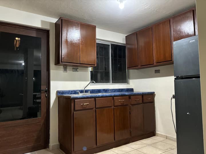 Casa Con Alberca, 6 Personas 5 Camas - 