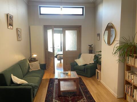 Successful Airbnb property: Bright cozy apartment in Schaerbeek Schaarbeek