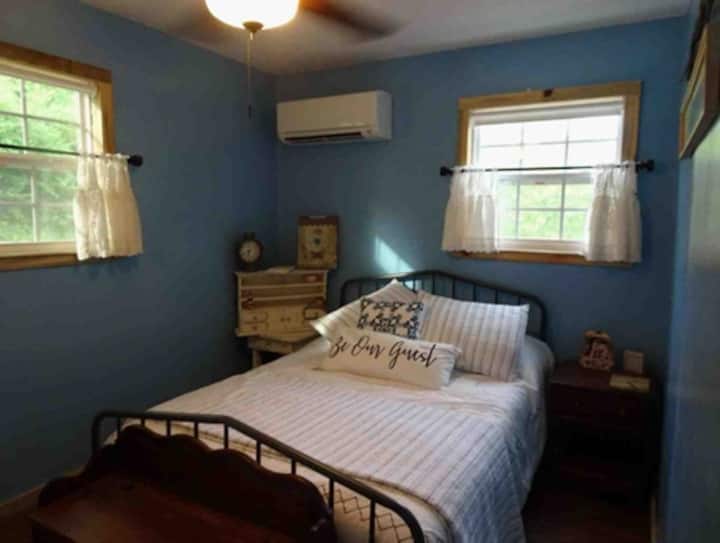 Lil Yellow House - Houses for Rent in Sneedville, Tennessee