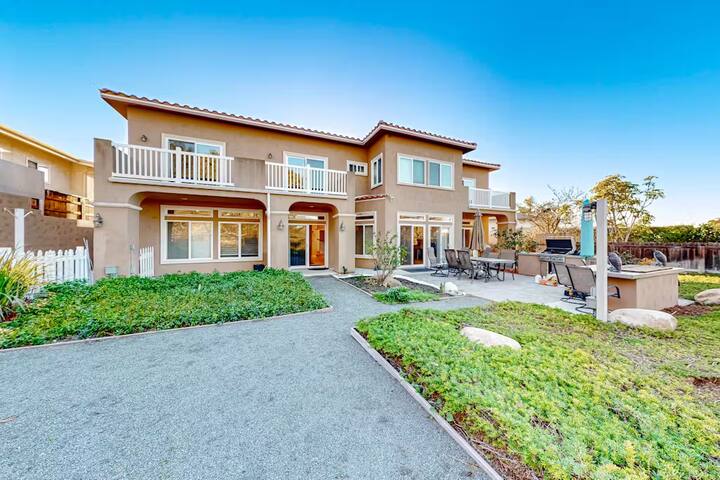 Bay View | Movie Theater | Massage Chair | BBQ