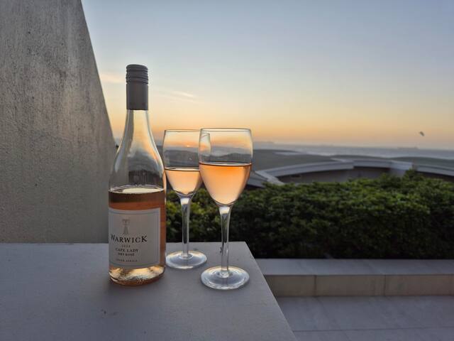 On The Beach Home away from home gallery image 2