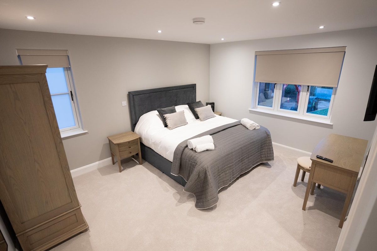 Поглед кон амбар – горна спална соба