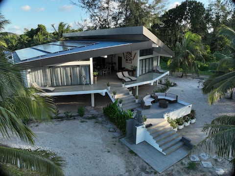 Eagle Bay Retreat Grand Villa / 6 Rooms / 12 Guest