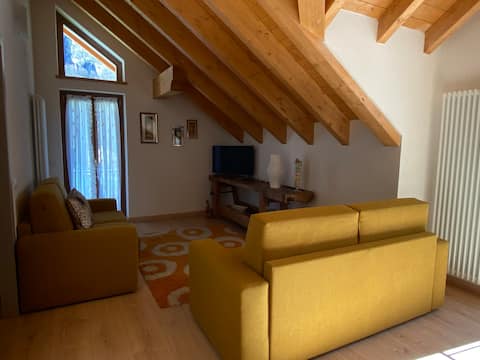 Popular Airbnb listing: Attic apartment "Rosmarino" in Cadarese in Verbano Cusio Ossola