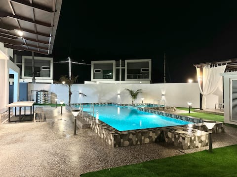 Luxury 5BR Home w/ Private Pool, 18Pax, Netflix