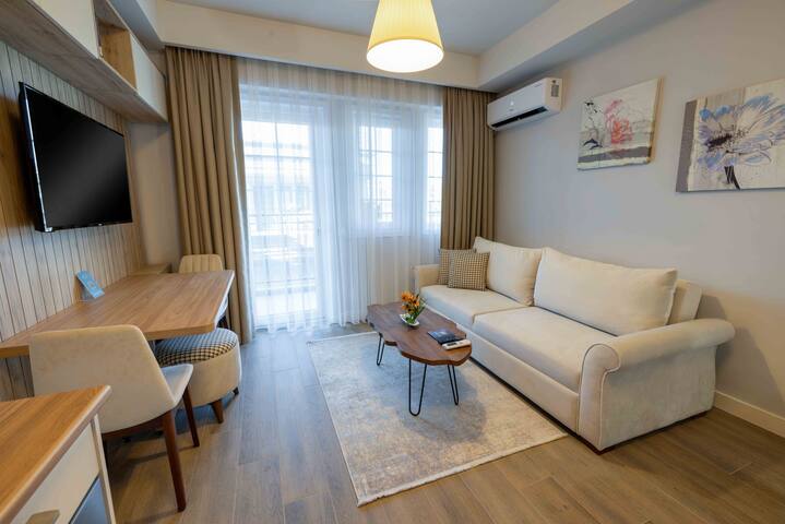 Van 01 / Superior 2+1 Room