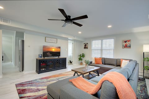 Anne & Fred's Leonardtown Home W/ Arcade room!