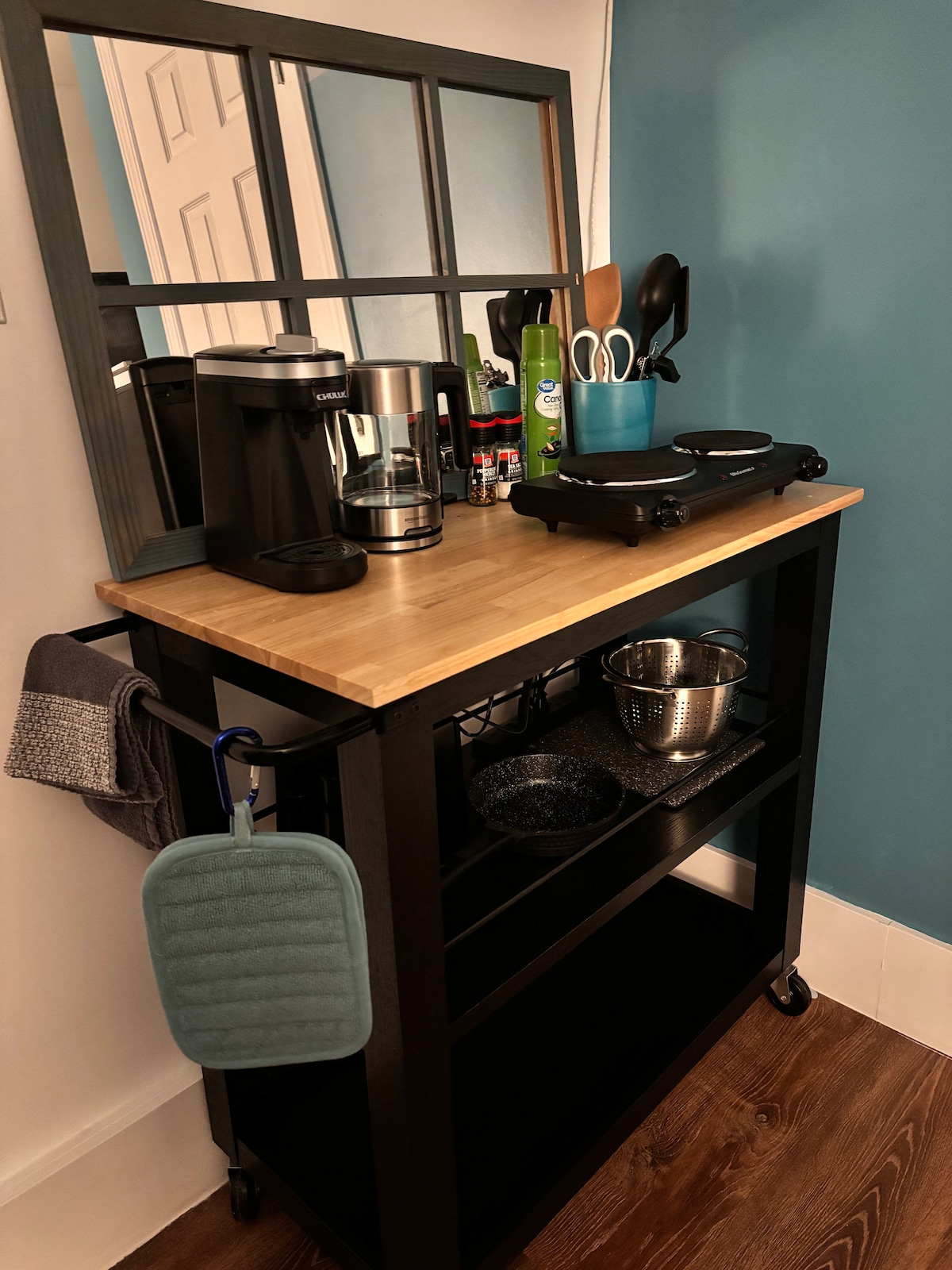 Cozy East/Central Austin Studio