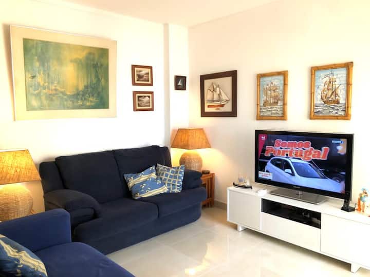 סלון  עם ספה 2 מתוך 2, עם מיטה