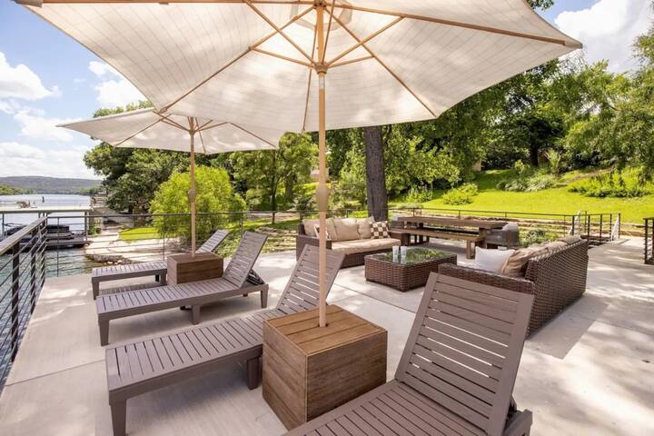 Lake Austin Luxury Waterfront/2 Docks/Sleeps 14 gallery image 5