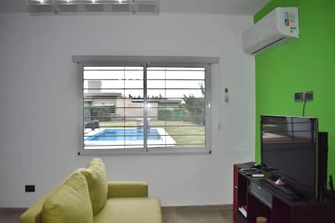 Propiedad de Airbnb exitosa: "Nature in Roldán: House with pool and charm" en Departamento San Lorenzo