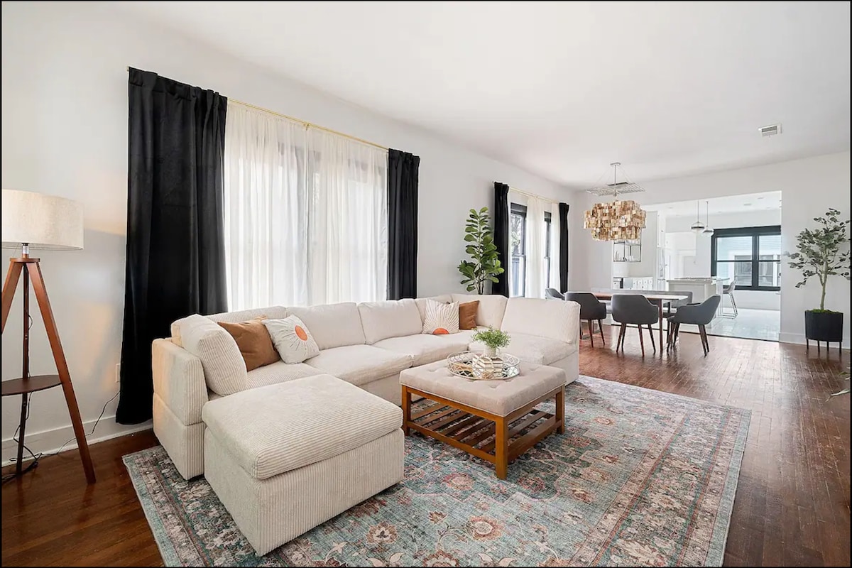 Top Airbnb: Modern Gem in Bishop Arts No.206 in Winnetka Heights