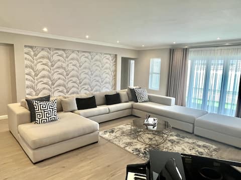 Cape Winelands Modern Villa