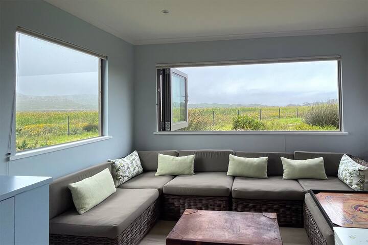 3 Bedroom Beach House in Scarborough gallery image 3