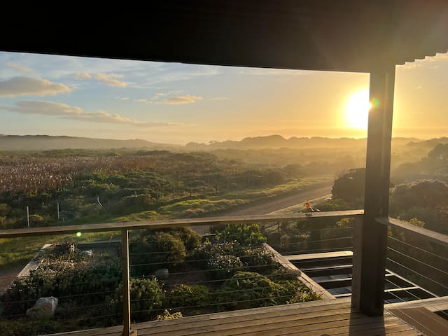 3 Bedroom Beach House in Scarborough