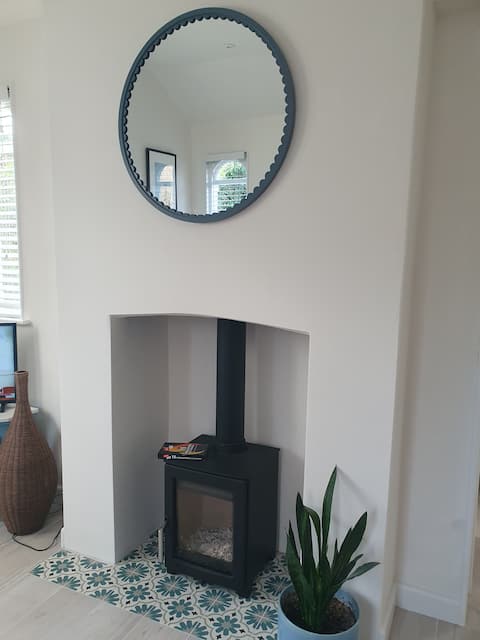 Top performing Airbnb: Charming Getaway – Gatehouse in Historic Rye in Rother