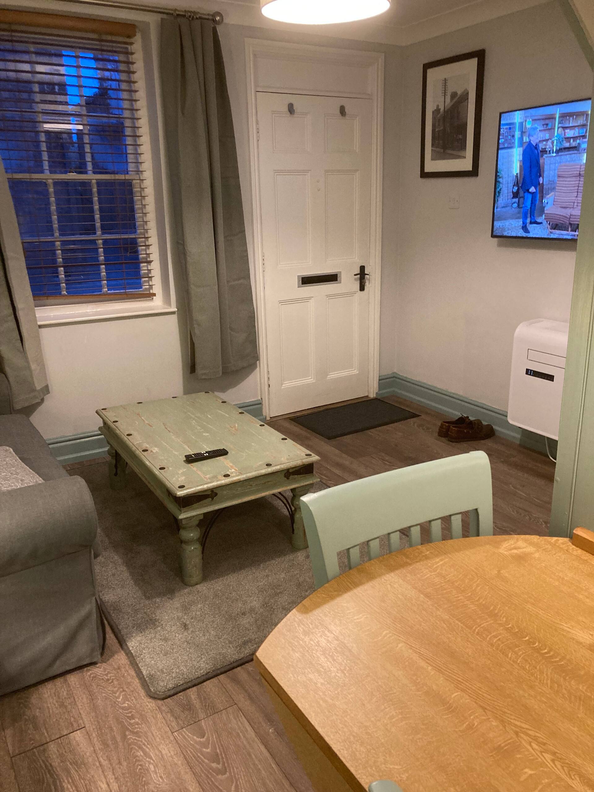 The Old Penny Bank. One bed cottage. EV charger.