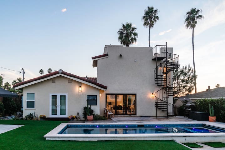 Beach house with pool & hot tub!