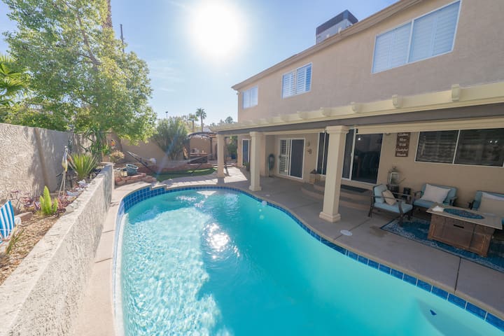 Las Vegas Pool House – Near LV Strip & Airport