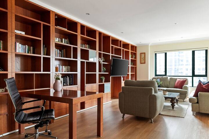 Stylish & Cozy 4BR Retreat with FREE Parking gallery image 5